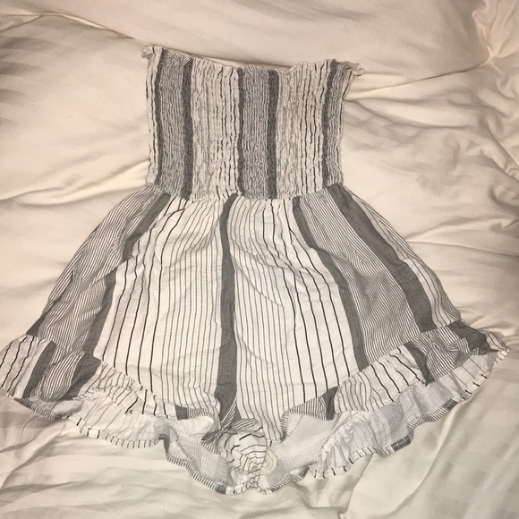 LF stores romper black & white stripes - Picture 1 of 3